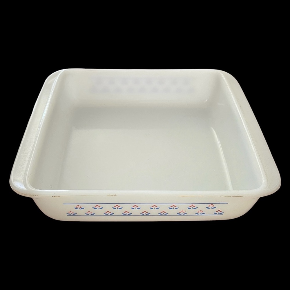 Dynoware Pyr-O Rey Tulip Pattern Cake Dish